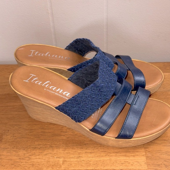 Italiana by Italian Shoemakers • Mandii Wedge Sandals - Picture 4 of 10